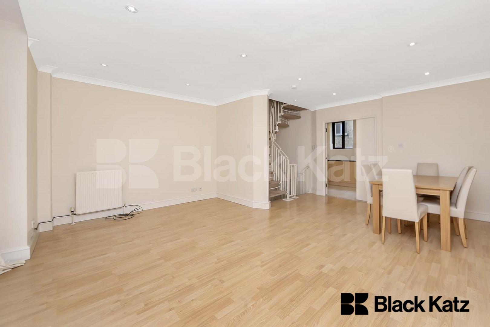 1420 Sq.Ft of living & entertaining space by the River Thames  Elephant lane , Bermondsey / Rotherhithe 